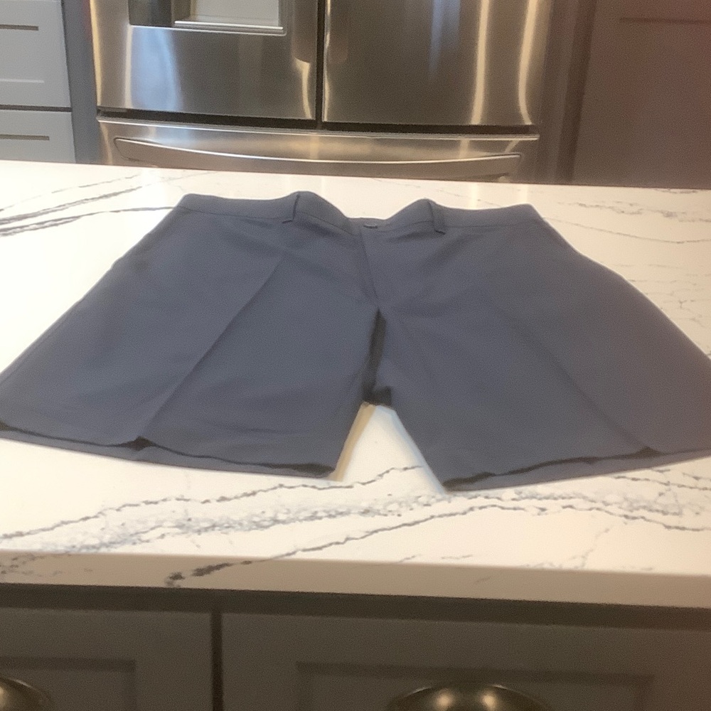 Men’s navy blue golf shorts